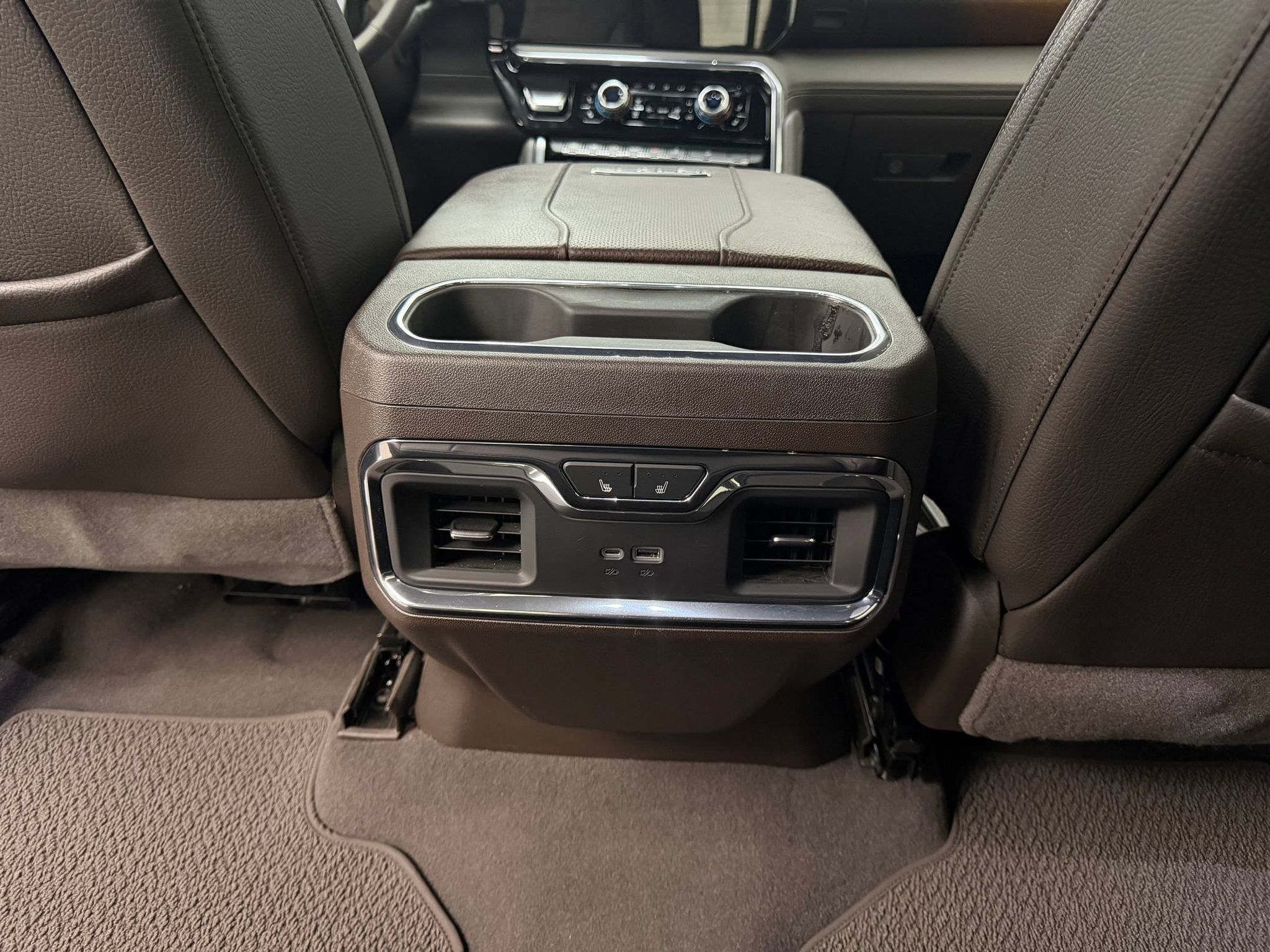 Used 2024 GMC Sierra 2500 Denali w/ Denali Reserve Package AWD/4WD image 28