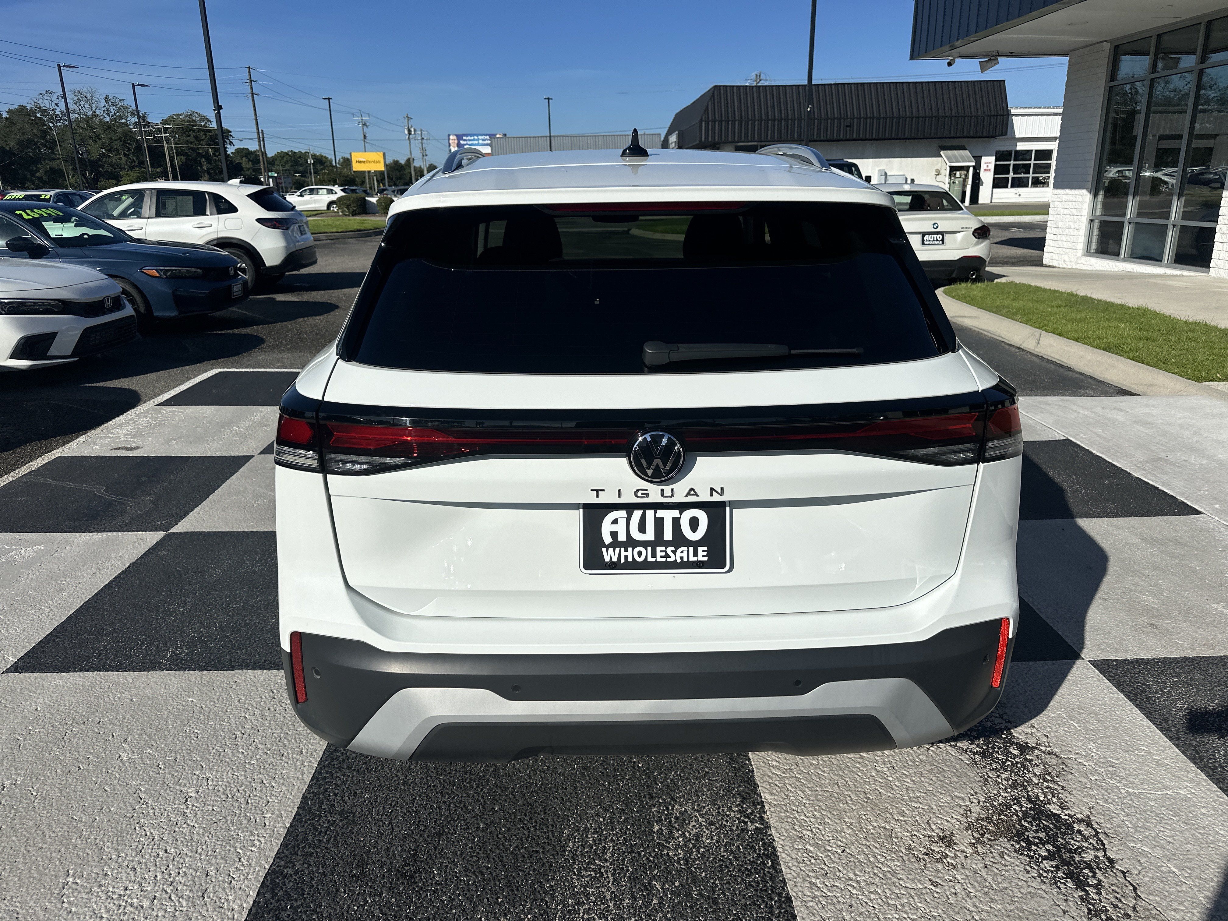 Used 2025 Volkswagen Tiguan S FWD image 4