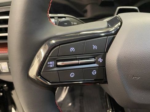 New 2026 Chevrolet Traverse RS w/ LPO, Floor Liner Package AWD/4WD image 32