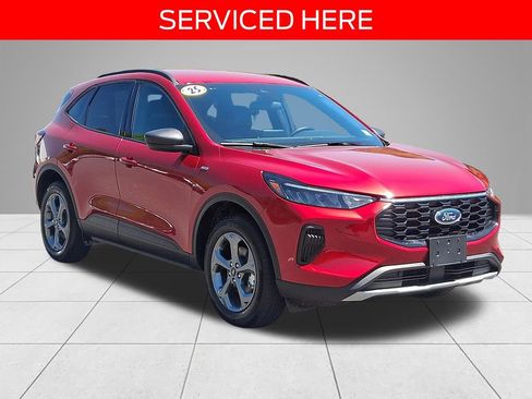 Used 2025 Ford Escape ST-Line w/ Cold Weather Package AWD/4WD image 3
