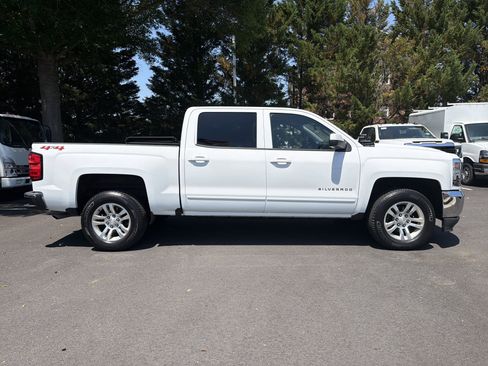 Used 2018 Chevrolet Silverado 1500 LT w/ All Star Edition AWD/4WD image 11