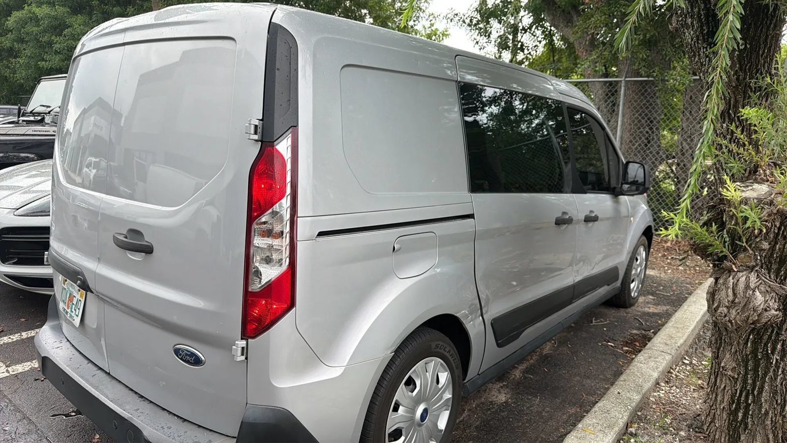 Used 2019 Ford Transit Connect XLT FWD image 4