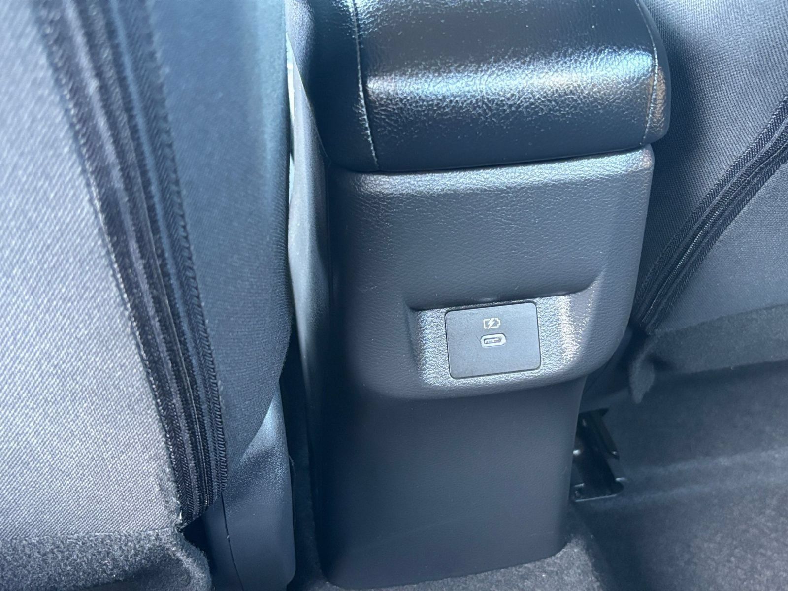 Used 2025 Nissan Versa SV FWD image 22