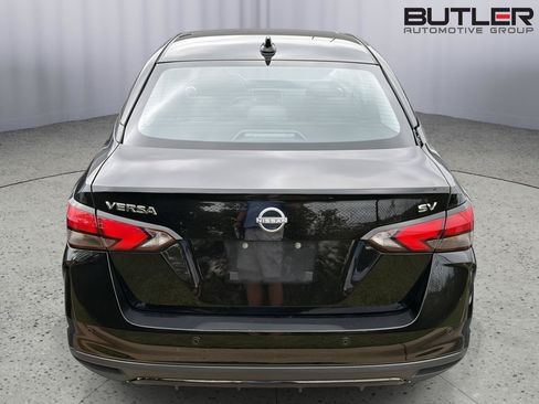 Used 2024 Nissan Versa SV FWD image 9