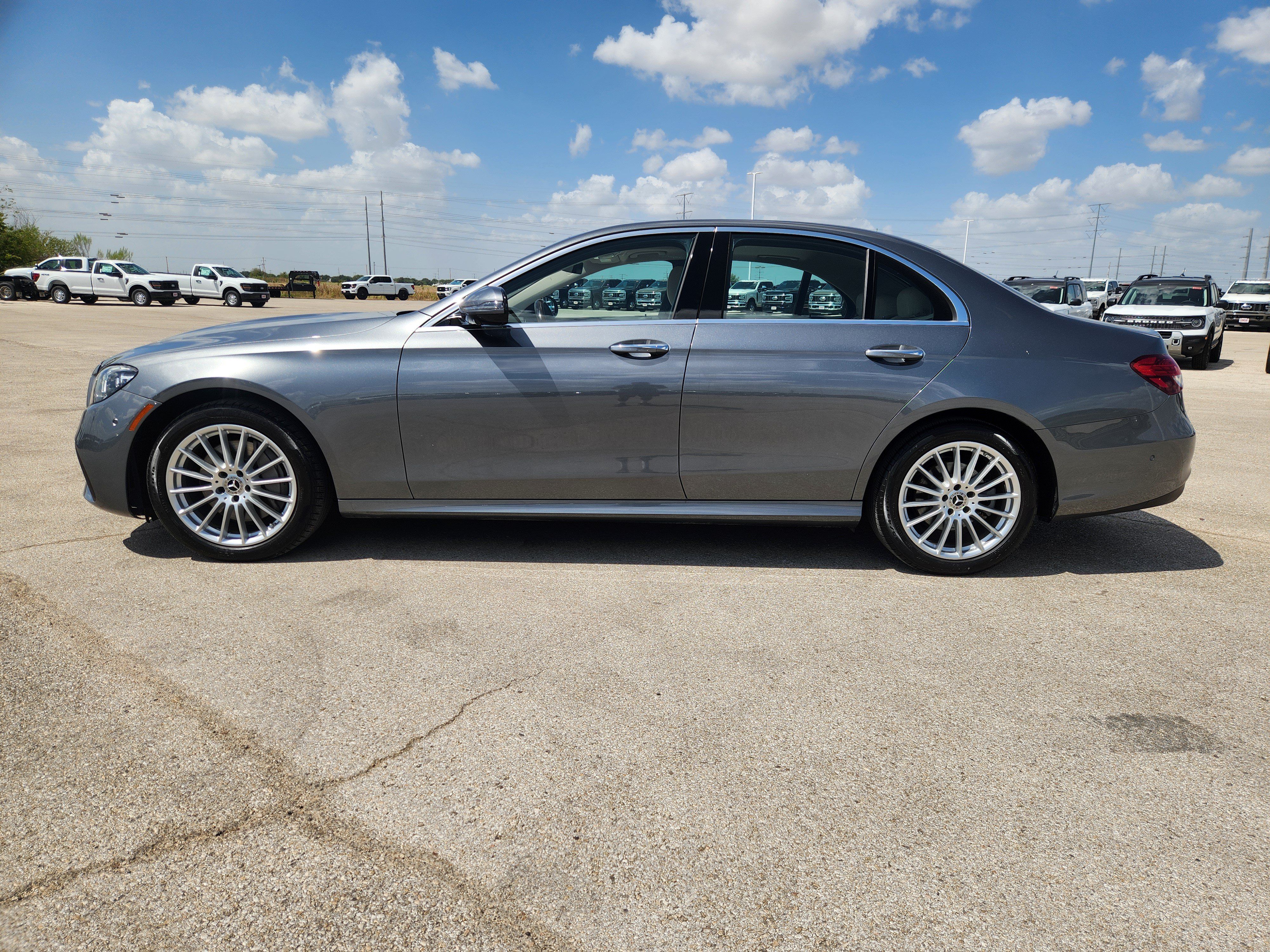 Used 2022 Mercedes-Benz E 350 Sedan image 4