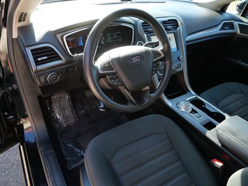 Used 2019 Ford Fusion SE AWD/4WD image 3