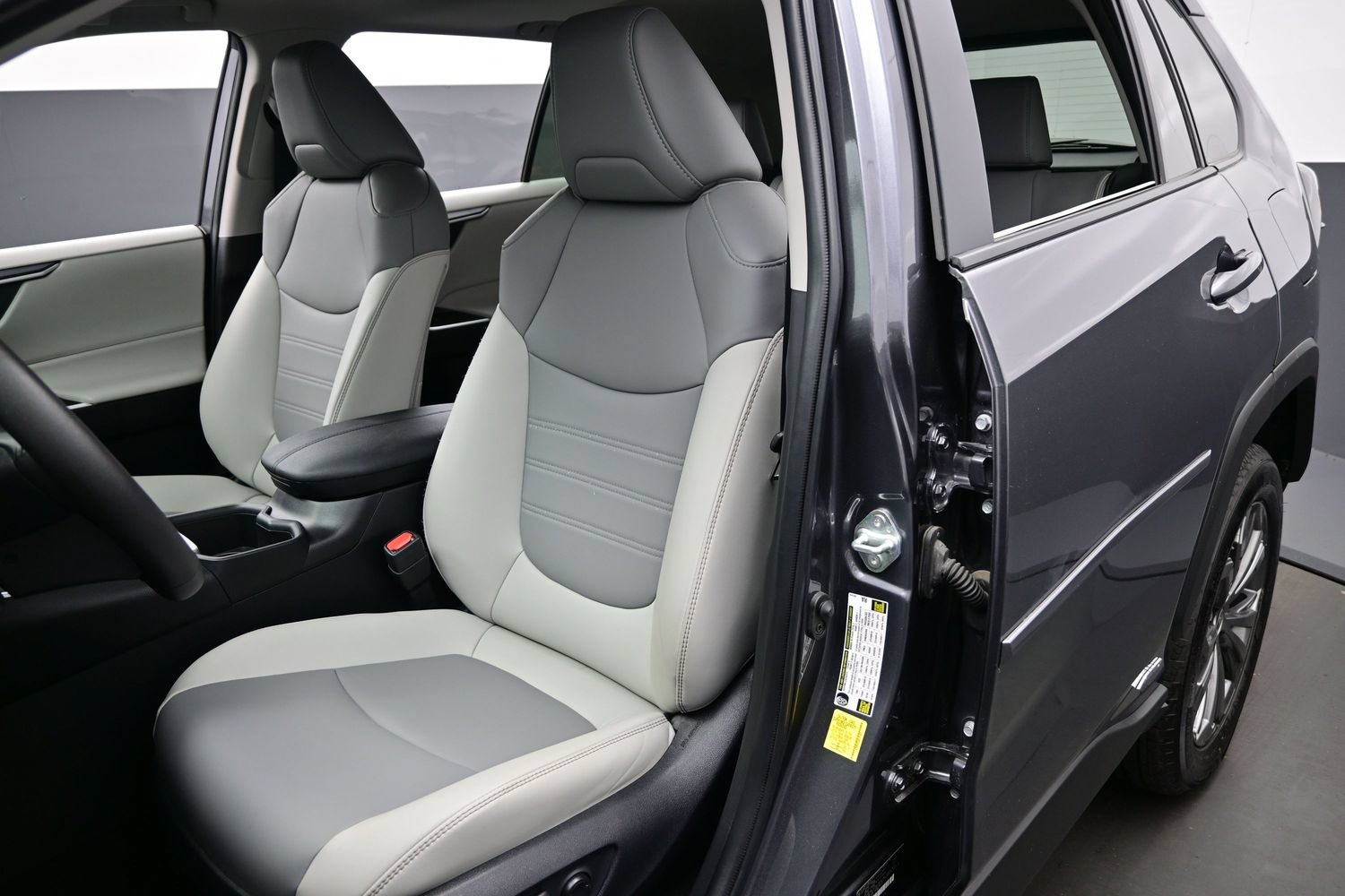 Used 2025 Toyota RAV4 XLE Premium w/ Weather Package AWD/4WD image 12