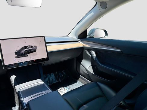 Used 2023 Tesla Model 3 Standard Range RWD image 23