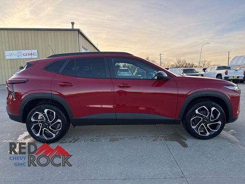 New 2026 Chevrolet Trax RS image 4