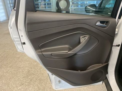 Used 2018 Ford Escape SE w/ SE Sport Appearance Package FWD image 30