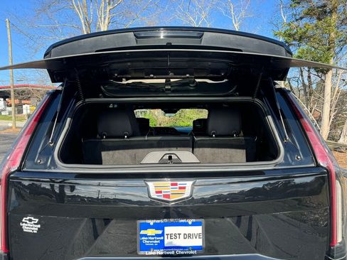 Used 2024 Cadillac Escalade Sport Platinum image 5