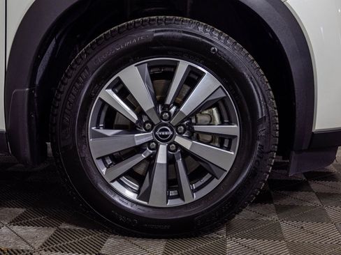 Used 2024 Nissan Pathfinder SL w/ Black Appearance Package AWD/4WD image 54