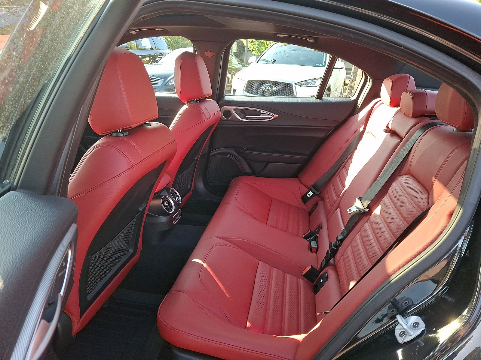 Used 2025 Alfa Romeo Giulia AWD w/ Veloce Package AWD image 10