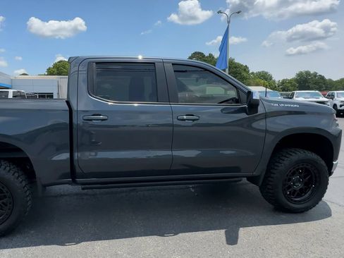 Used 2021 Chevrolet Silverado 1500 LT AWD/4WD image 9
