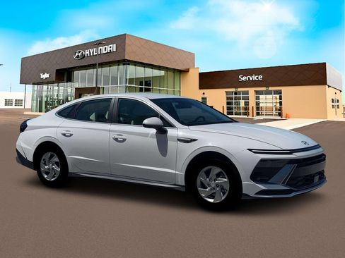 New 2026 Hyundai Sonata SE FWD image 10