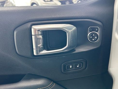 Used 2023 Jeep Wrangler Altitude image 16