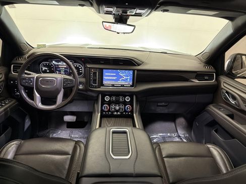 Used 2021 GMC Yukon Denali w/ Denali Premium Package AWD/4WD image 28