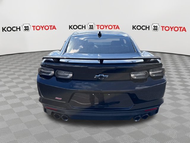 Used 2021 Chevrolet Camaro SS RWD image 7