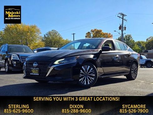 Used 2024 Nissan Altima 2.5 SV image 3