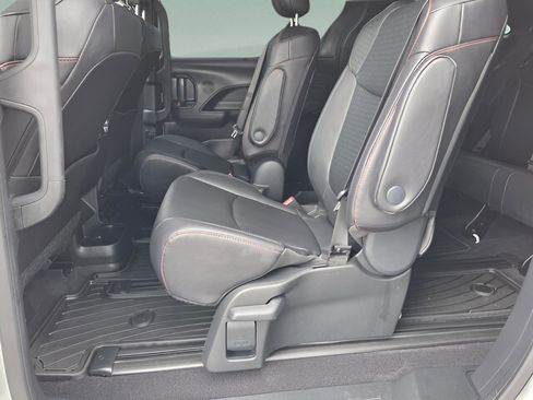 Certified 2025 Toyota Sienna XSE image 11