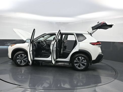 Used 2023 Nissan Rogue SV FWD image 34