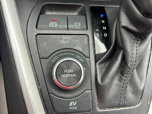 Used 2025 Toyota RAV4 XLE w/ Convenience Package AWD/4WD image 19
