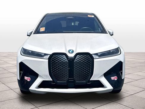 Used 2024 BMW iX xDrive50 w/ Sport Package AWD/4WD image 2