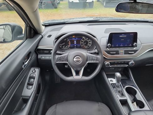 Used 2024 Nissan Altima 2.5 SV image 27