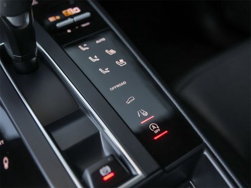 Used 2024 Porsche Macan S image 28