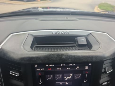 Used 2019 RAM 1500 Big Horn AWD/4WD image 30
