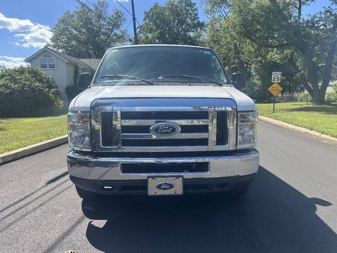 Used 2013 Ford E-350 and Econoline 350 XLT RWD image 3