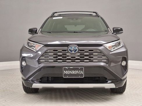 Used 2020 Toyota RAV4 XSE w/ XSE Grade Weather Package AWD/4WD image 4