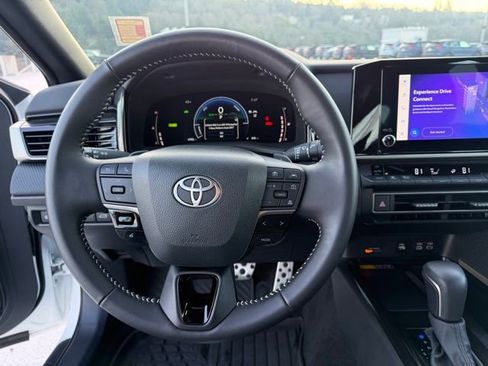 Certified 2025 Toyota Camry SE image 18