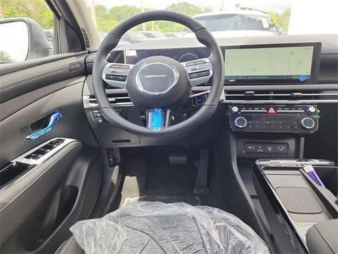 New 2025 Hyundai Tucson Limited image 12