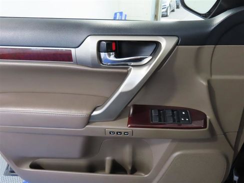 Used 2018 Lexus GX 460 Luxury image 16