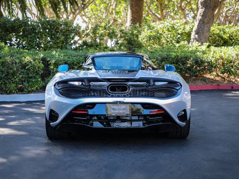 Used 2024 McLaren 750S Spider RWD image 11