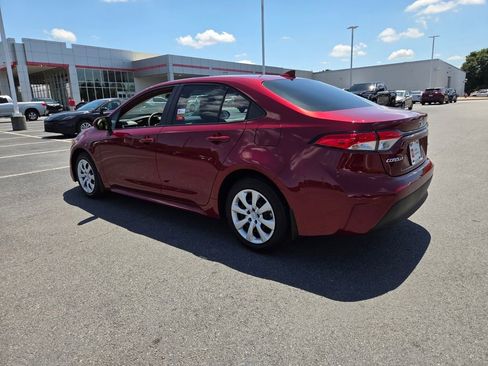 Used 2025 Toyota Corolla LE FWD image 9
