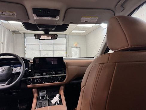 New 2026 Nissan Pathfinder Platinum image 23