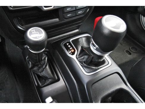 Used 2023 Jeep Gladiator Sport AWD/4WD image 29