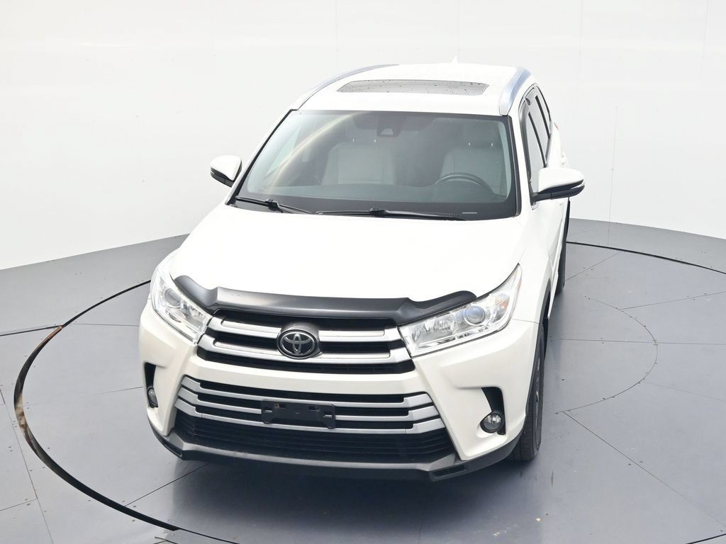 Used 2017 Toyota Highlander XLE AWD/4WD image 37