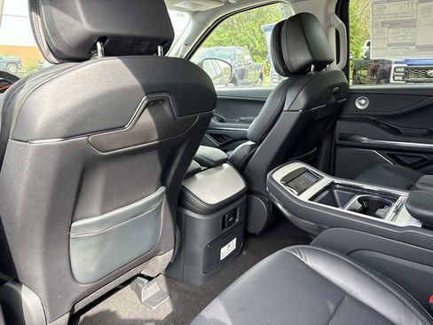 New 2026 Lincoln Navigator L Reserve AWD/4WD image 17