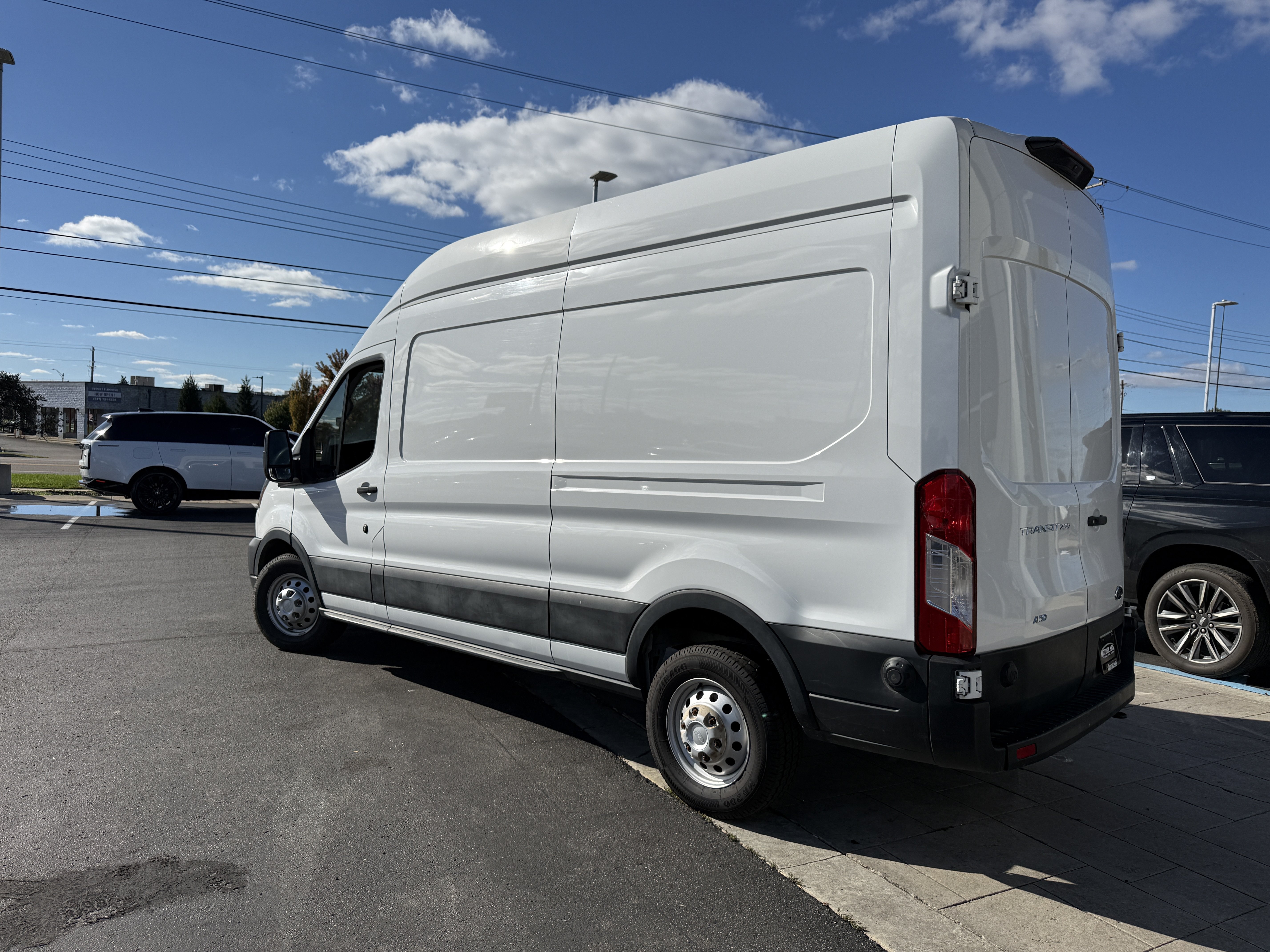Used 2025 Ford Transit 250 148 High Roof AWD w/ Load Area Protection Package image 4