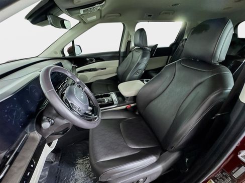 Certified 2024 Kia Carnival SX image 11