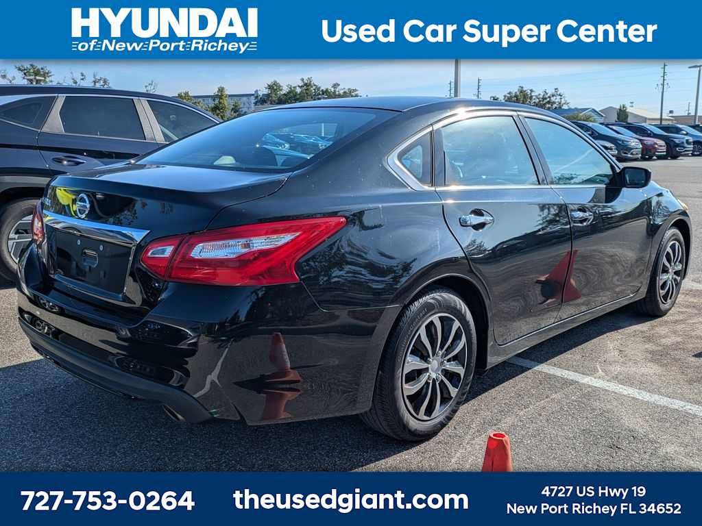 Used 2017 Nissan Altima 2.5 S w/ Power Driver Seat Package FWD image 2