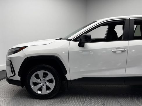 Used 2024 Toyota RAV4 LE AWD/4WD image 5