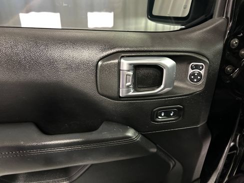 Used 2021 Jeep Wrangler Unlimited Sahara AWD/4WD image 14