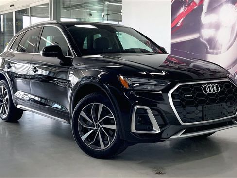 Used 2023 Audi Q5 2.0T Premium w/ Convenience Package image 19