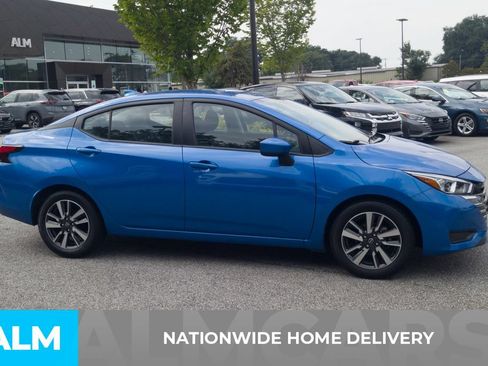 Used 2024 Nissan Versa SV FWD image 4