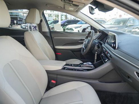 Used 2023 Hyundai Sonata SE FWD image 16