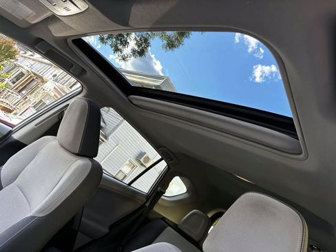 Used 2013 Toyota RAV4 XLE AWD/4WD image 13